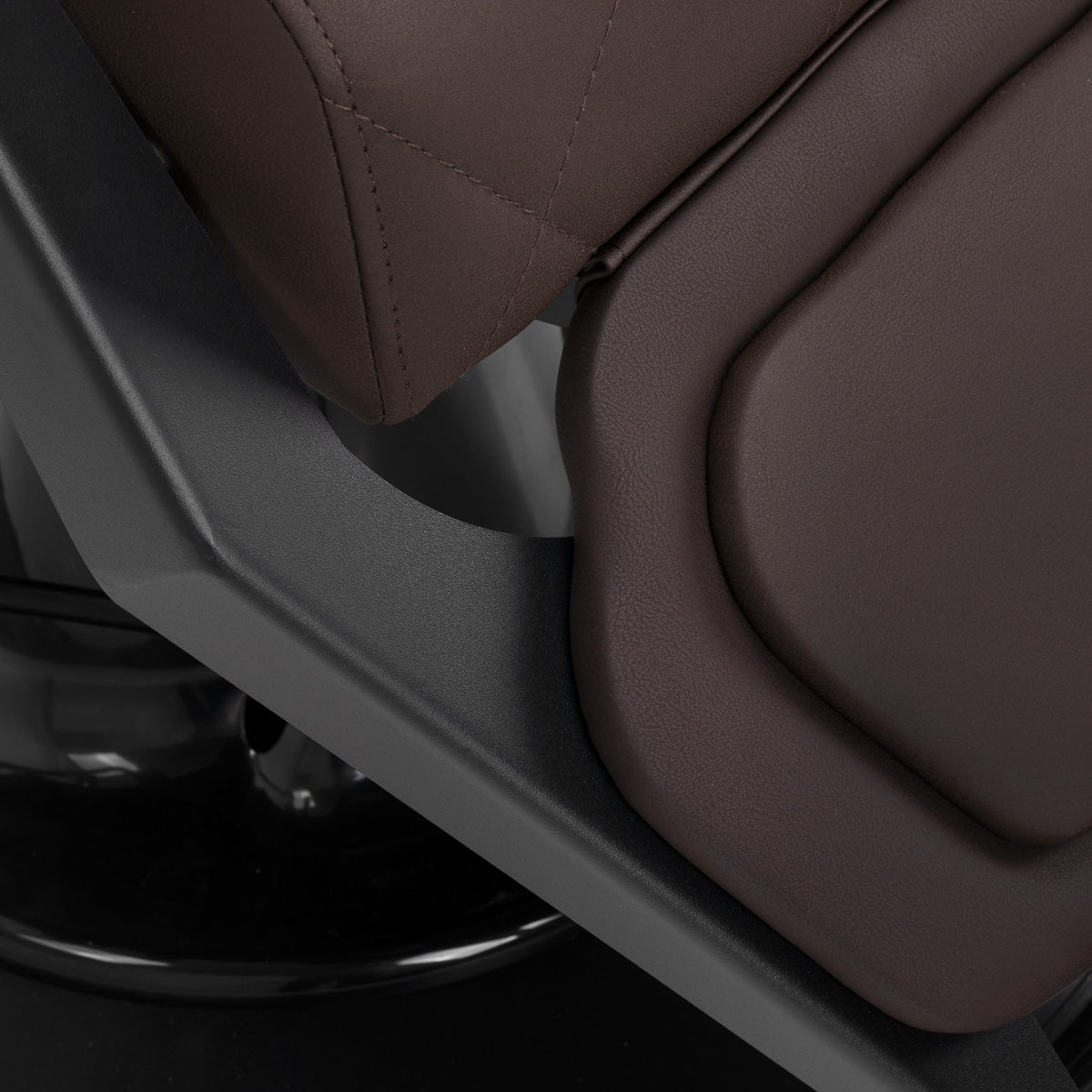 Gabbiano barber chair Bruno with black frame Brown - BVShop