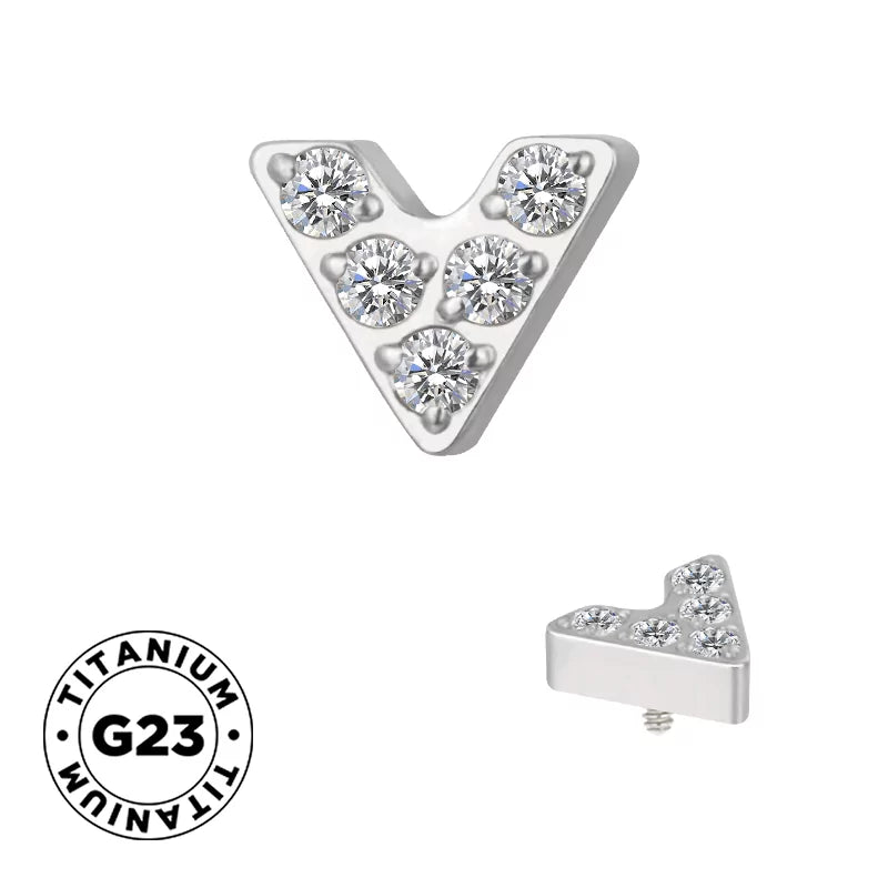 Anello in titanio a forma di V