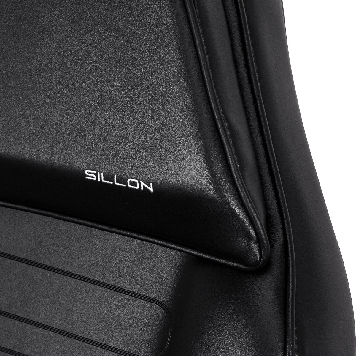 Split footrest detail on Sillon 210 hydraulic salon chair