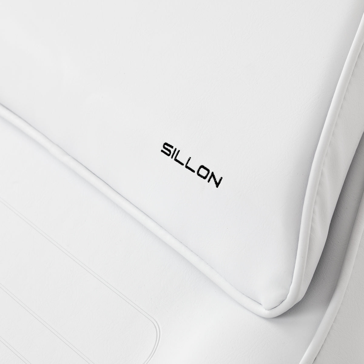 Sillon 210 white salon chair for pedicure and beauty services