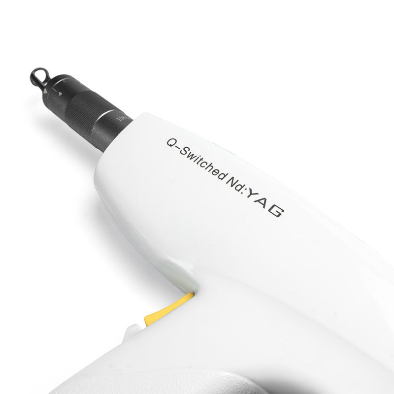 Laser GLOVCON MED Q-Switch Nd:YAG con touchscreen LCD da 15 pollici