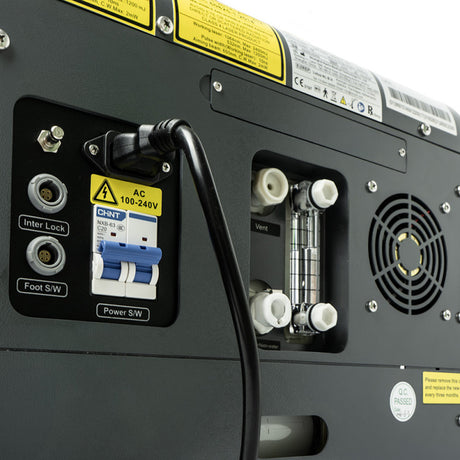 Laser Q-Switch Nd:YAG con Beam Expander per procedure professionali