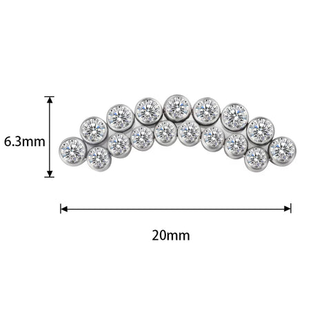 Anello in titanio con linea curva e castone